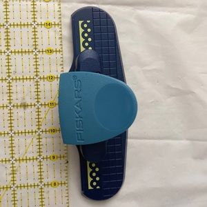 Fiskars decorative edge border punch